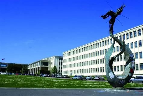 L’attribut alt de cette image est vide, son nom de fichier est UnivCaen.webp.